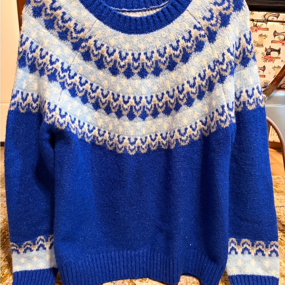 Elegant Blue Nordic Pattern Sweater